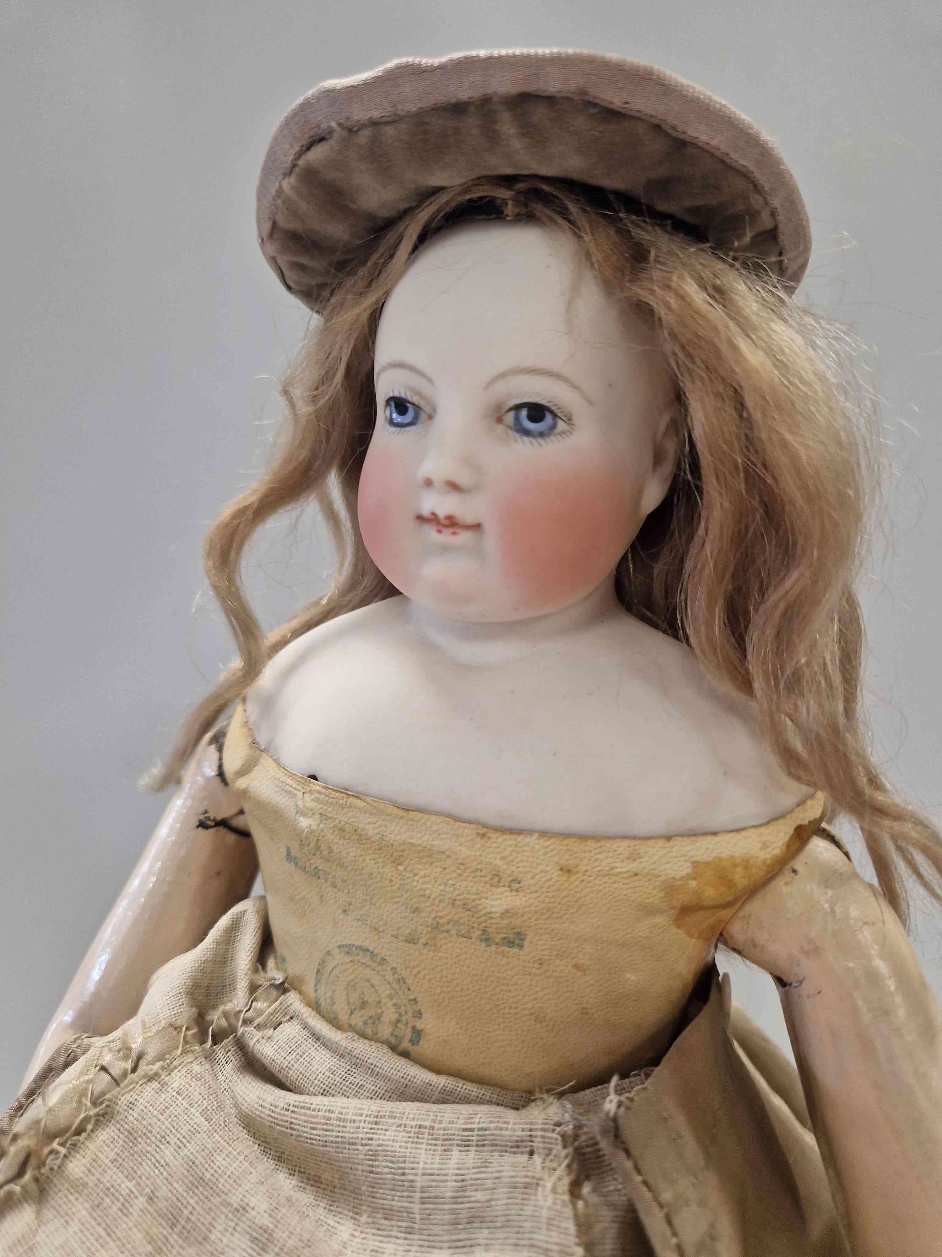 Rare Adelaide Huret doll fetches £16,000 at Cheffins auction