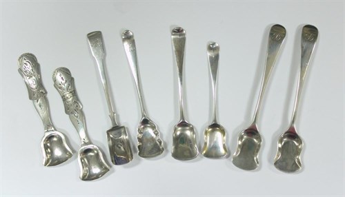 Lot 336 - A pair of Victorian silver Old English pattern salt shovels