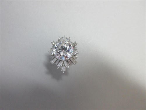 Lot 290 - A diamond and cubic zirconium cluster ring
