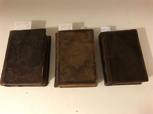 Lot 90 - Three 17th century 8vo Bibles. R. Barker 1617,...