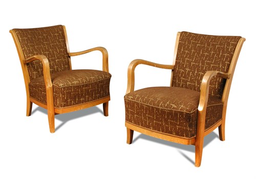 Lot 161 - A pair of Art Deco beech framed lounging chairs