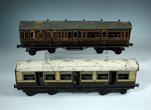 Lot 255 - A 1.5inch gauge tinplate LMS third break-end...