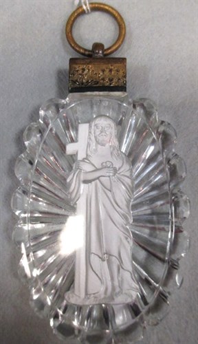 Lot 288 - An 1820s Baccarat sulphide of Christ holding the cross