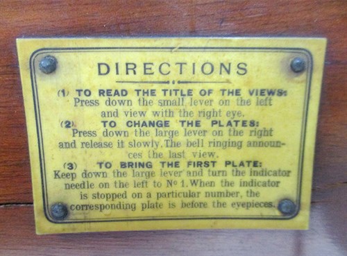 Lot 321 - A French mahogany cased Taxiphote mechanical stereoscopic viewer