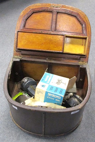 Lot 205 - An early 20th century bentwood wood fishing creel