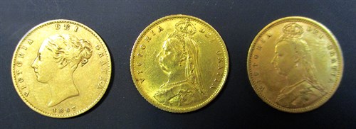 Lot 12 - Three gold half sovereigns, 1867, F or better,...