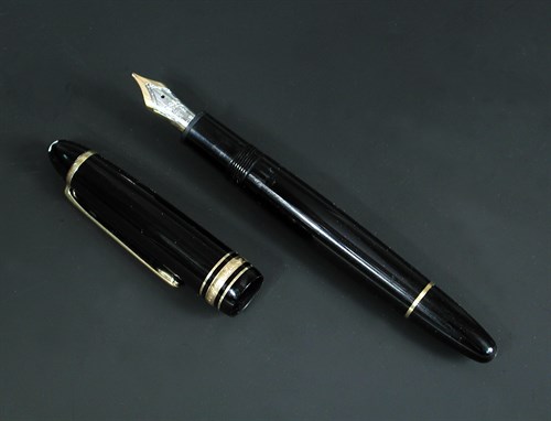 Lot 265 - A Mont Blanc no.149 fountain pen