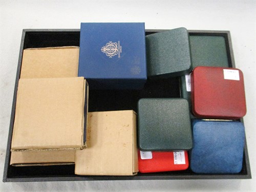 Lot 39 - Royal Mint 'The Queen's Diamond Jubilee' UK £5...