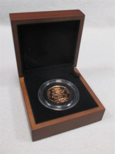 Lot 42 - Royal Mint 2009 UK 50p Kew Gardens gold proof...