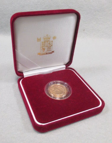 Lot 44 - Royal Mint 2006 UK gold proof £1 coin, 19.619 g