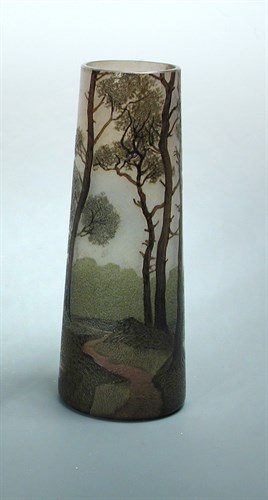 Lot 4 - Legras, a cameo glass vase
