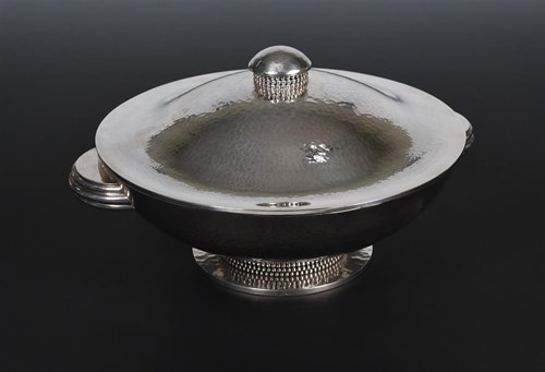 Lot 121 - Jean Després (French 1889-1980), a rare French metalwares tureen and cover