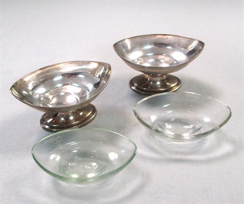 Lot 53 - A pair of George III silver salts by Peter and Ann Bateman