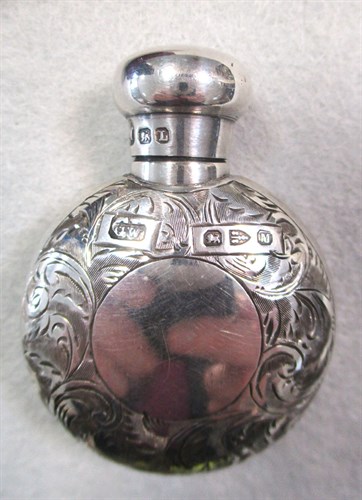 Lot 54 - A Victorian silver flask shaped scent bottle