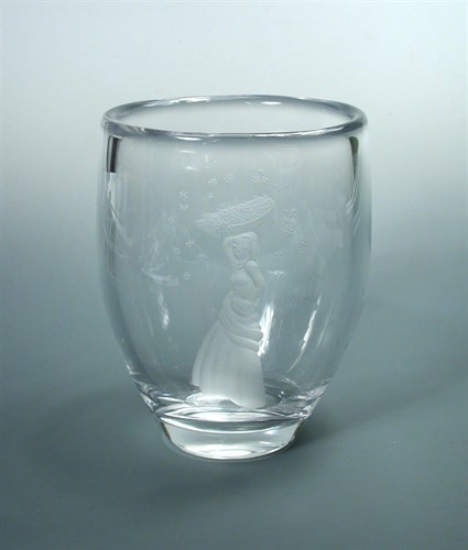 Lot 24 - Edvin Öhrström for Orrefors, an etched glass vase, 1954