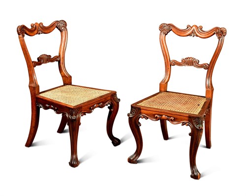 Lot 435 - A pair of Gillows rosewood dining chairs