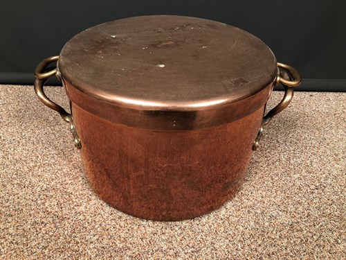 Lot 325 - A large 19th century circular lidded copper pan