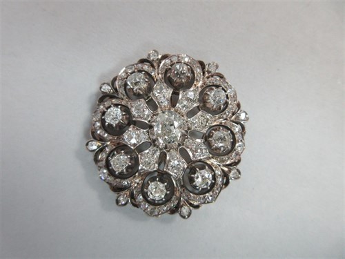Lot 463 - A late 19th century diamond brooch pendant