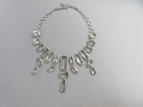 Lot 319 - A prasiolite statement necklace mounted in silver