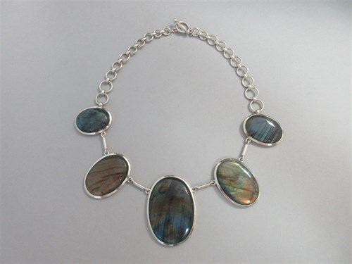 Lot 242 - A labradorite plaque necklace