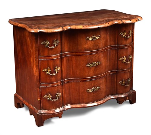 Lot 420 - An 18th century Dutch walnut commode