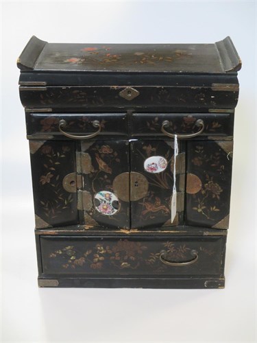 Lot 10 - A late 19th/early 20th century Japanese black...