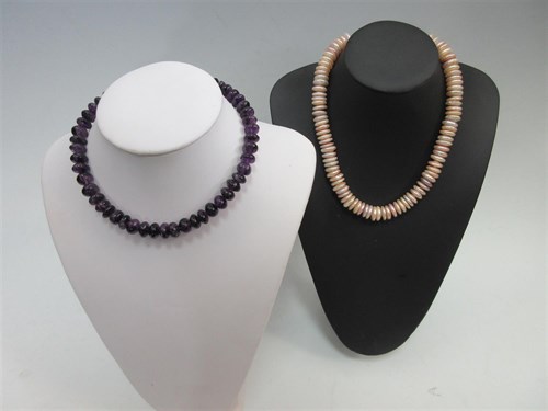 Lot 402 - An amethyst bead necklace and a cultured disc pearl necklace