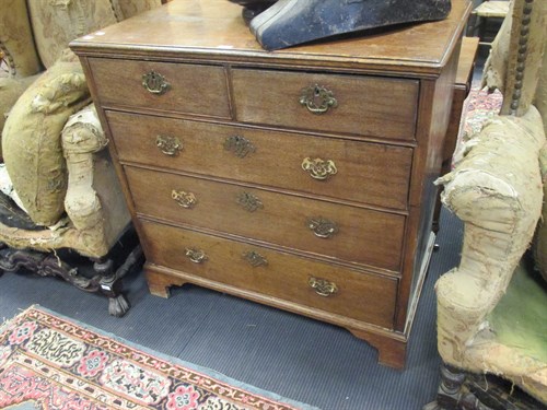 Lot 454 - An early 18th century oak chest of drawers, 96...