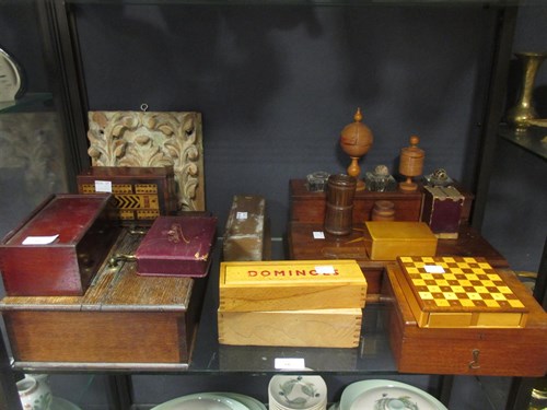 Lot 84 - A 19th century oak box, various chess and...