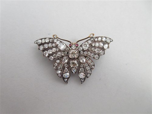 Lot 462 - A Victorian diamond set butterfly brooch