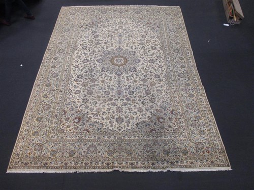 Lot 457 - A Kashan carpet, 410cm x 300cm