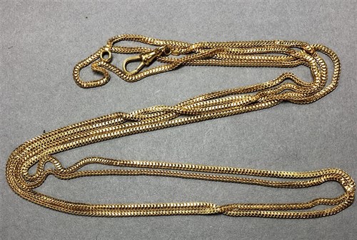 Lot 397 - A foxtail link guard chain