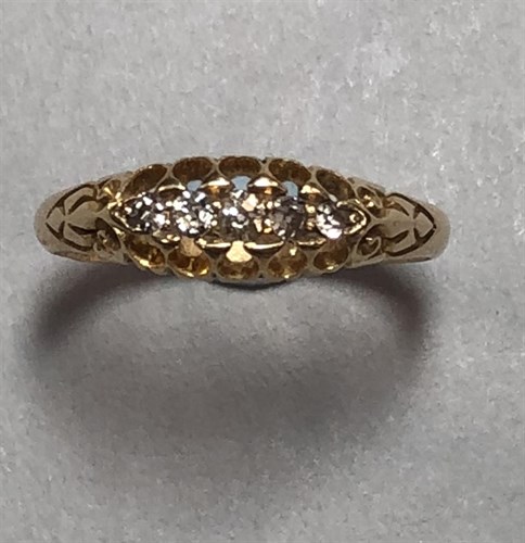 Lot 363 - A late Victorian diamond five stone ring set in 18ct gold