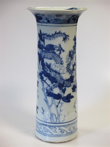 Lot 138 - A pair of Chinese blue and white sleeve vases,...