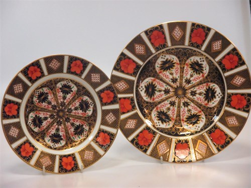 Lot 63 - A set of ten Royal Crown Derby 1128 pattern...