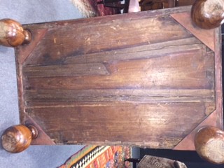 Lot 346 - A William & Mary laburnum oyster-veneer chest of drawers