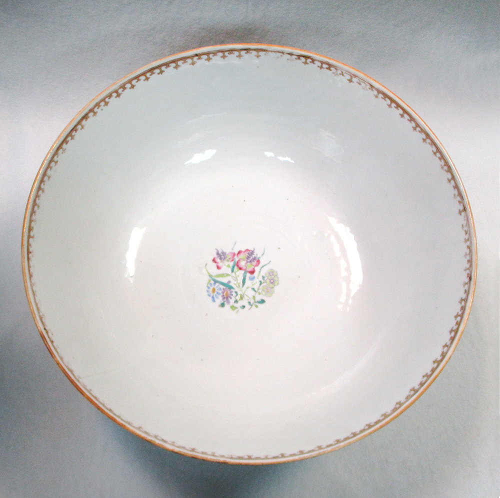 Lot 253 - A large Qianlong famille rose punch bowl