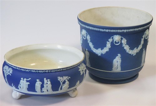 Lot 20 - A blue dip Wedgwood jasper jardiniere and...
