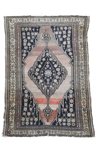 Lot 473 - An Mazlagan rug