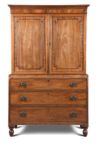 Lot 408 - A Regency mahogany press