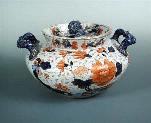 Lot 10 - A large 19th century Mason's two handled Imari pot pourri vase and cover