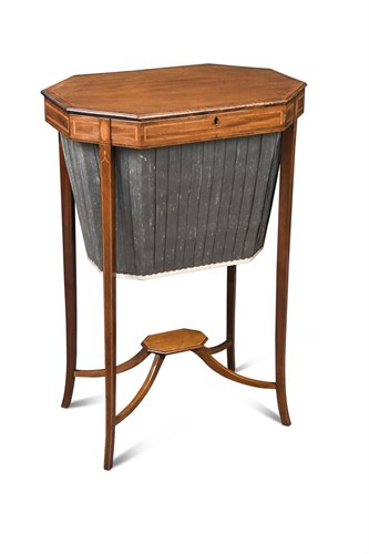 Lot 390 - A Sheraton mahogany sewing table