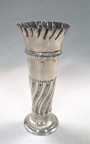 Lot 77 - A Victorian silver trumpet vase