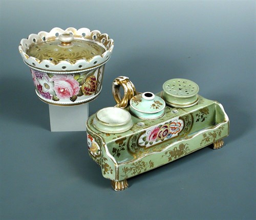 Lot 11 - A Mason's 19th century inkstand, circa 1820