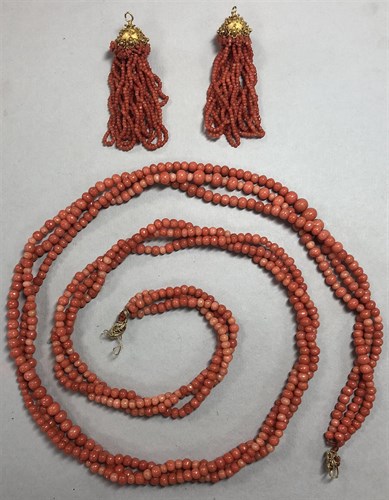 Lot 207 - A three row coral necklace and matched chandelier tassels