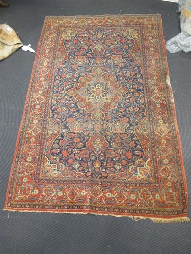 Lot 458 - A Persian rug 212 x 134cm