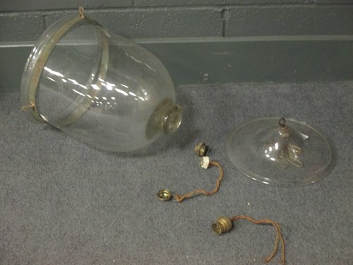 Lot 369 - An 18th century glass hall lantern