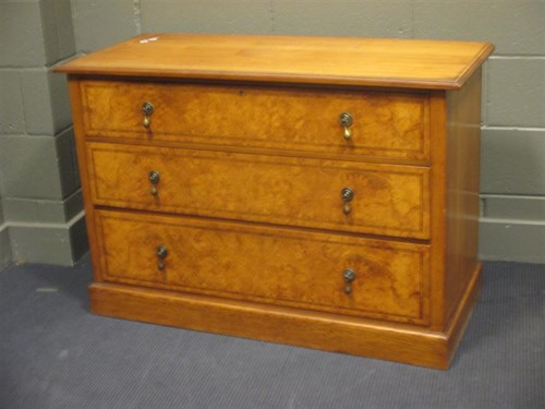 Lot 401 - A Victorian walnut chest of drawers