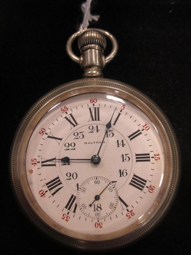 Lot 195 - A Waltham nickel plated cased pocket watch