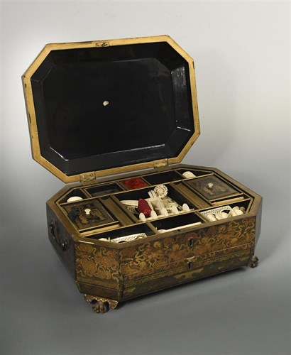 Lot 303 - A 19th century Chinese export gilt decorated lacquer work box